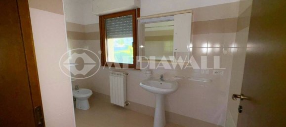 Дом с 4 спальнями в Порденоне, Италия № 295544 20