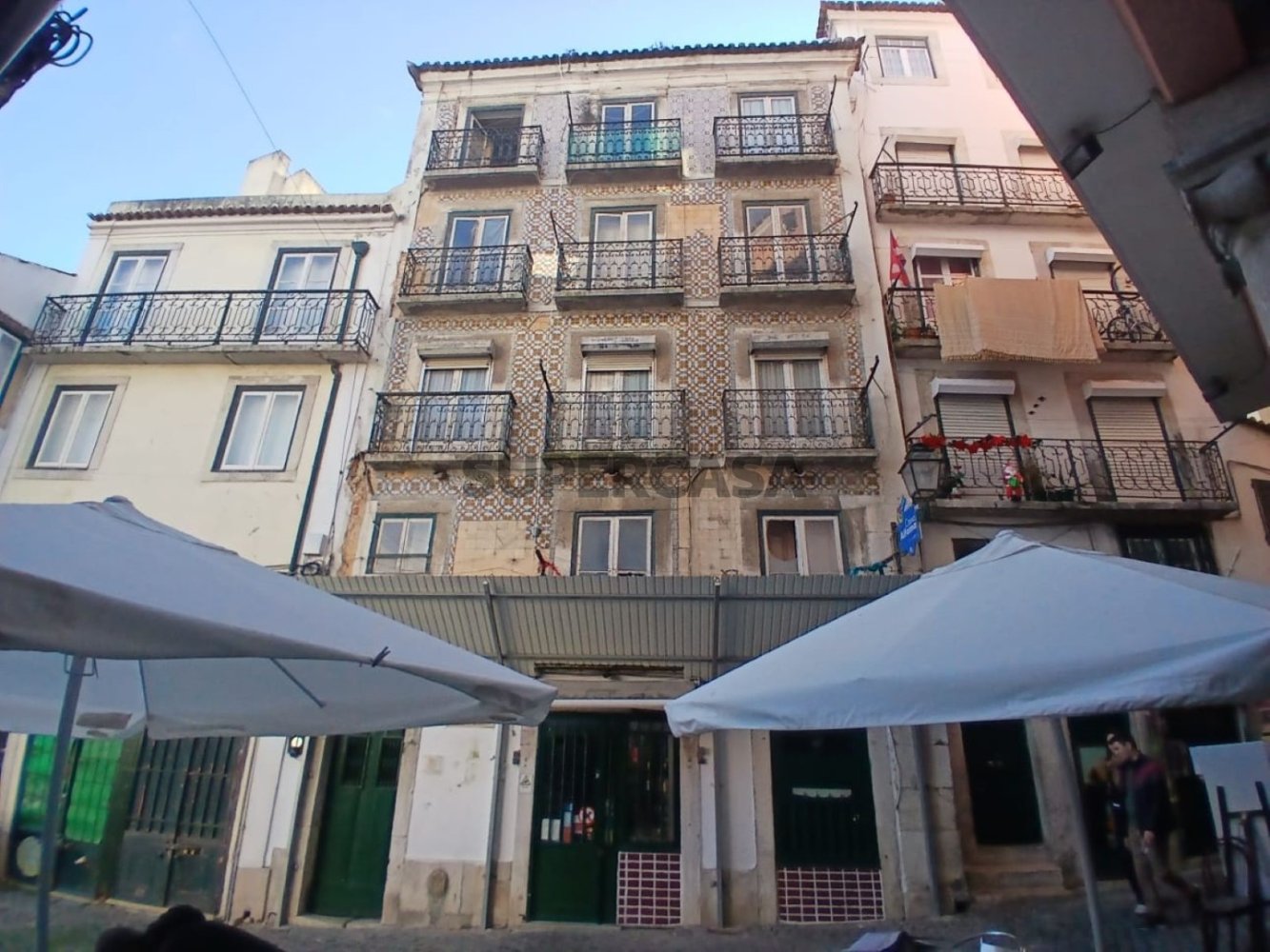 425m² Building in Lisbon, Portugal No. 159988