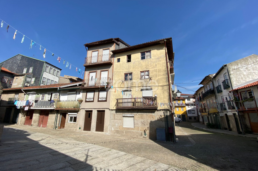 4 bedrooms Building in Guimaraes, Portugal No. 83457