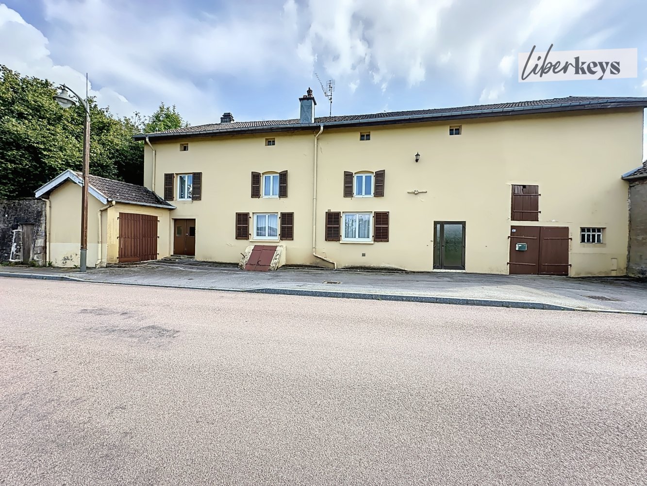 4 Schlafzimmer Haus in Hadol, France, Nr. 242095