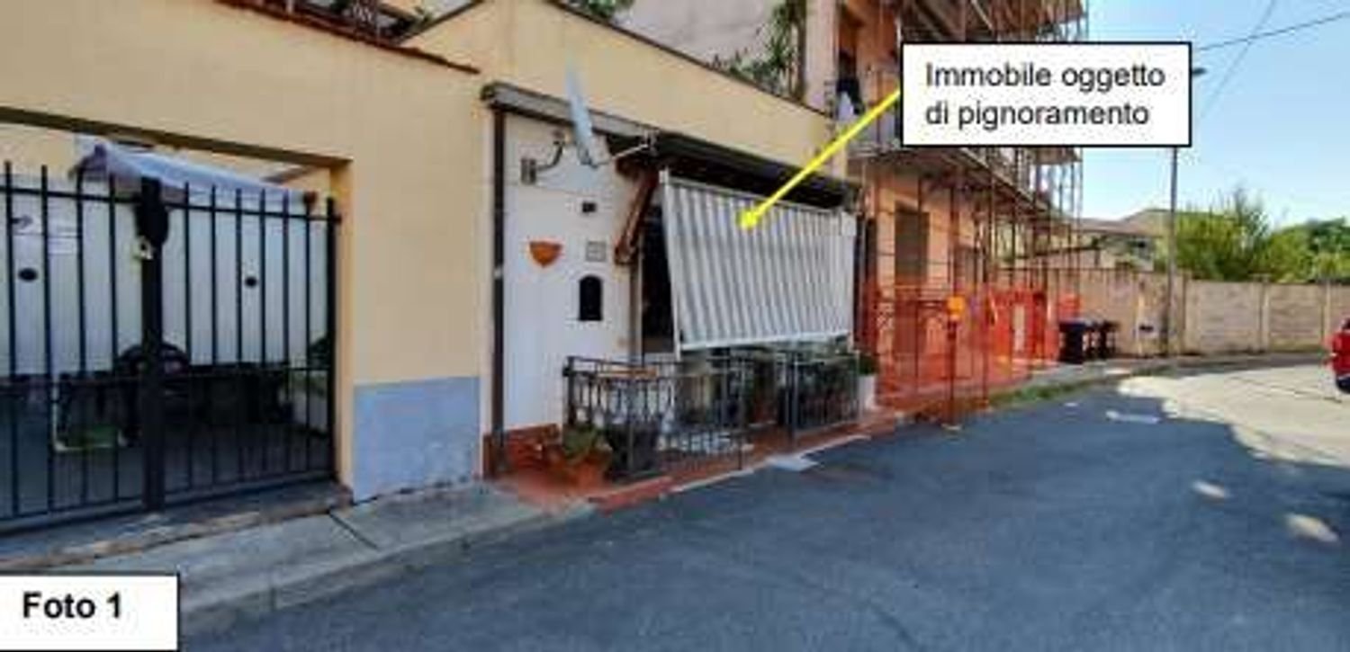 3 rooms Apartment in Carrara, Italy No. 261566