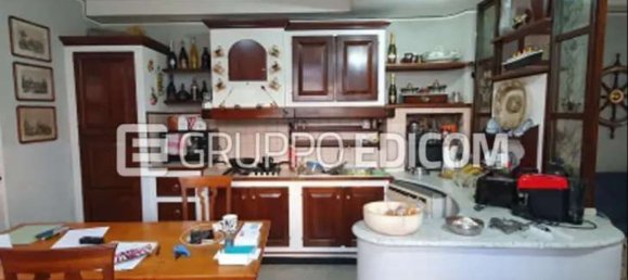 3 rooms Apartment in Carrara, Italy No. 261566 4
