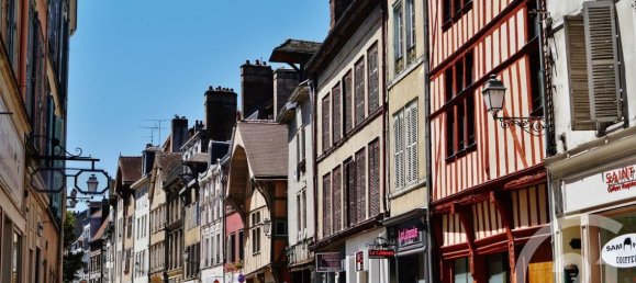 3 Schlafzimmer Wohnung in Troyes, France, Nr. 252162 9