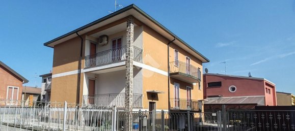 4 rooms Villa in Pieve Emanuele, Italy No. 5170 3