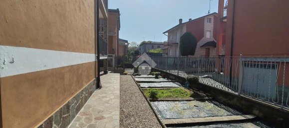 4 rooms Villa in Pieve Emanuele, Italy No. 5170 2