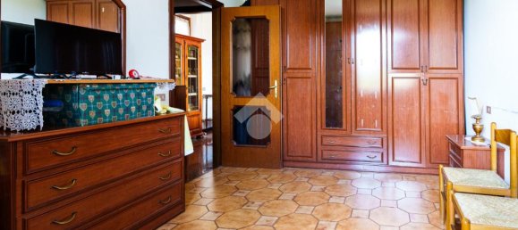 4 bedrooms Villa in Treviglio, Italy No. 298350 9