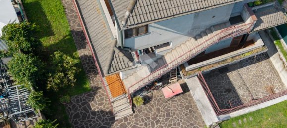 4 bedrooms Villa in Treviglio, Italy No. 298350 10