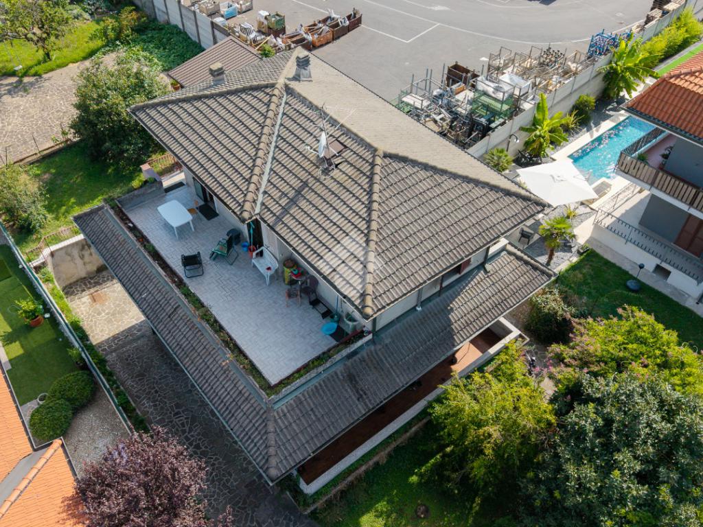 4 bedrooms Villa in Treviglio, Italy No. 298350