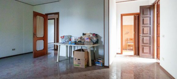 4 bedrooms Villa in Treviglio, Italy No. 298350 14