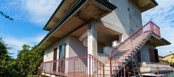 4 bedrooms Villa in Treviglio, Italy No. 298350 23