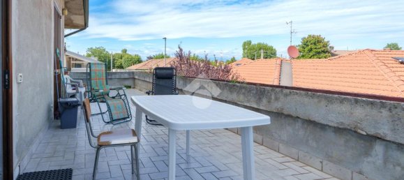 4 bedrooms Villa in Treviglio, Italy No. 298350 3