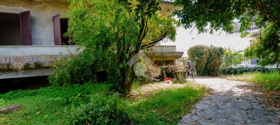 4 bedrooms Villa in Treviglio, Italy No. 298350 5