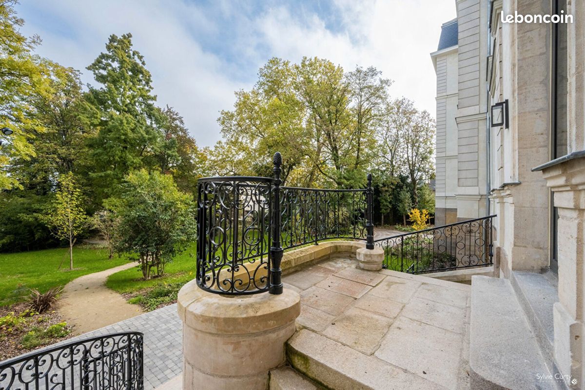 3 bedrooms Apartment in Nantes, France No. 110175