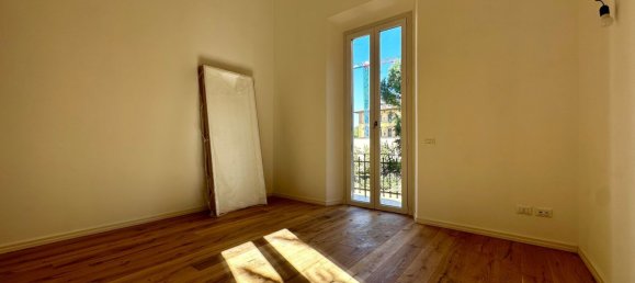 4 rooms Apartment in Florence, Italy No. 204479 14