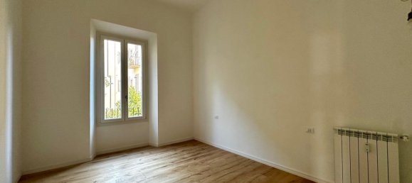 4 rooms Apartment in Florence, Italy No. 204479 10