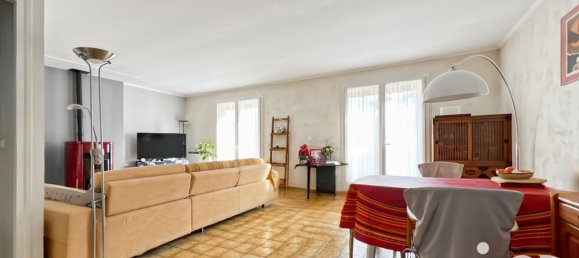 2 bedrooms House in Egriselles-le-Bocage, France No. 264729 4