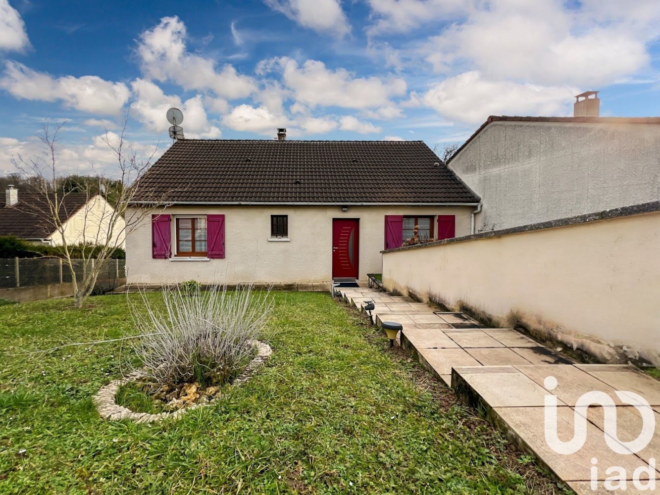 2 bedrooms House in Egriselles-le-Bocage, France No. 264729