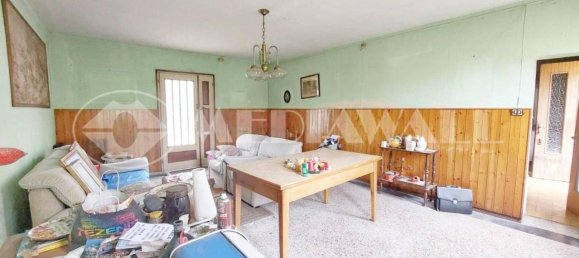 6 rooms House in Teglio Veneto, Italy No. 82910 3
