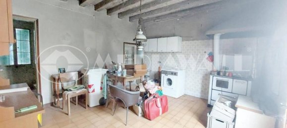 6 rooms House in Teglio Veneto, Italy No. 82910 7
