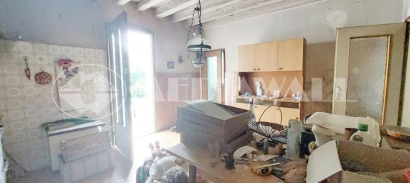 6 rooms House in Teglio Veneto, Italy No. 82910 10