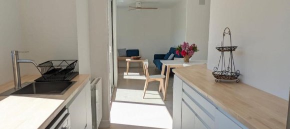 Apartamento de 2 dormitorios en Marseille, France No. 292069 3