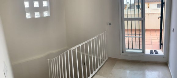 Adosado de 4 dormitorios en La Duquesa, Spain No. 139491 24