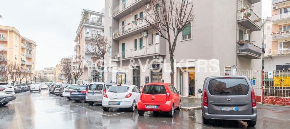 55m² Commercial property in Rome, Italy No. 131925 16