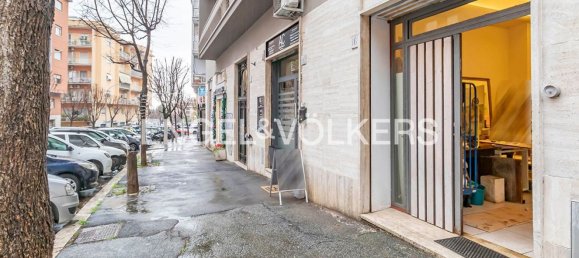 55m² Commercial property in Rome, Italy No. 131925 2