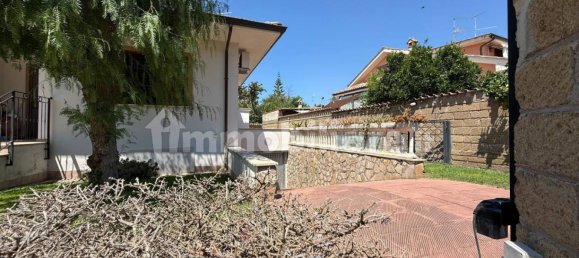 4 bedrooms Villa in Ardea, Italy No. 264279 7