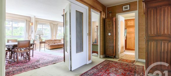 2 bedrooms Apartment in Paris, France No. 172889 3