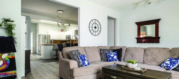 2 bedrooms House in Hamilton, Canada No. 762 8