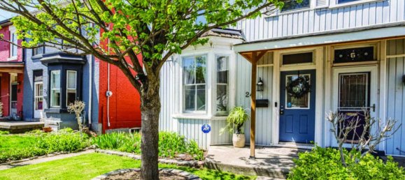 2 bedrooms House in Hamilton, Canada No. 762 3