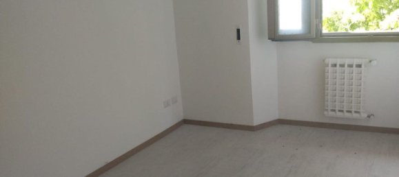 3 rooms Apartment in Guidonia Montecelio, Italy No. 177106 11