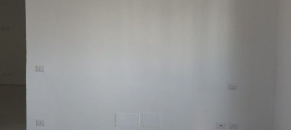 3 rooms Apartment in Guidonia Montecelio, Italy No. 177106 9