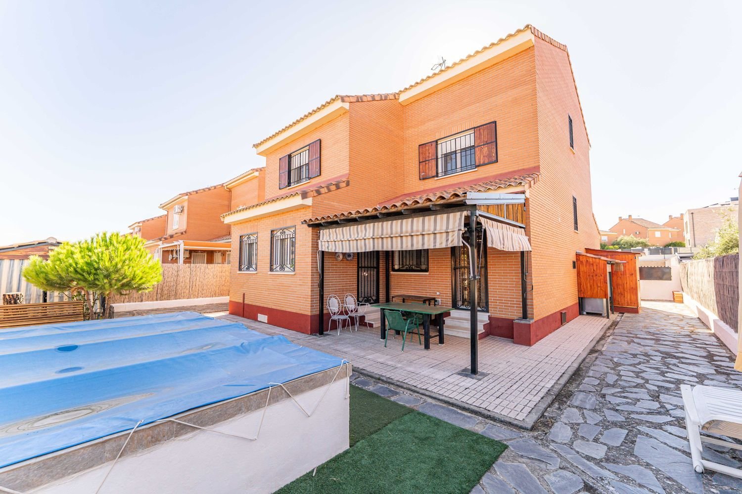 4 bedrooms House in Madrid, Spain No. 213875