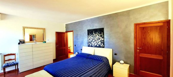 4 rooms House in Scandicci, Italy No. 265197 25