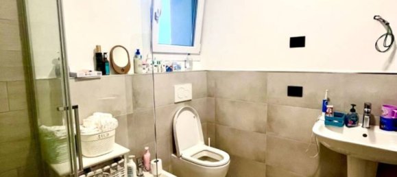 Villa T3 em Oltrona di San Mamette, Italy N.º 84683 17