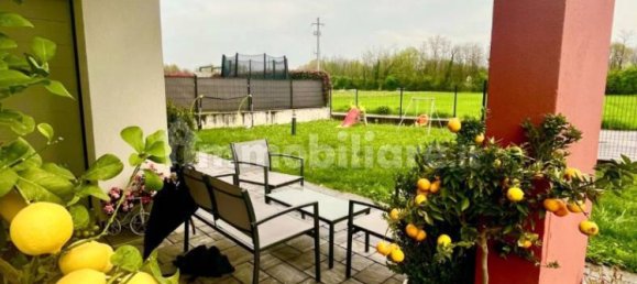 Villa T3 em Oltrona di San Mamette, Italy N.º 84683 5