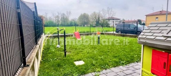 Villa T3 em Oltrona di San Mamette, Italy N.º 84683 24