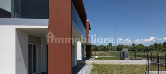 Villa T3 em Oltrona di San Mamette, Italy N.º 84683 2