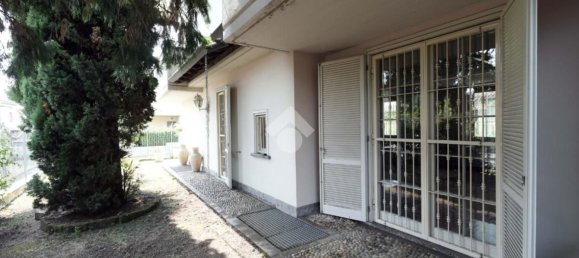 4-salle Villa à Verano Brianza, Italy No. 85902 3