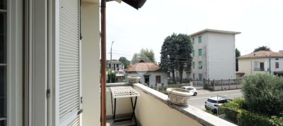 4-salle Villa à Verano Brianza, Italy No. 85902 23