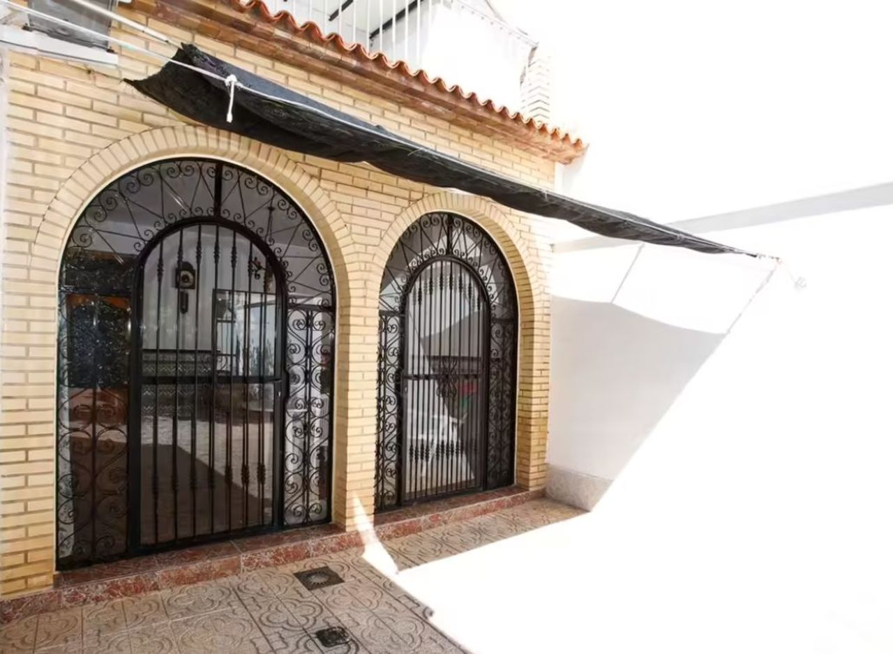 6 bedrooms Townhouse in Denia, Spain No. 2434