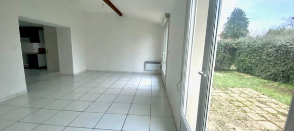 3 bedrooms House in Sandillon, France No. 64667 4