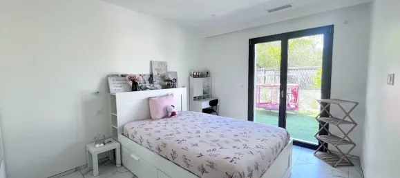 Villa de 6 dormitorios en Puget-sur-Argens, France No. 339564 3