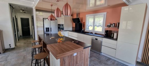 4 bedrooms House in Loire, France No. 355795 5