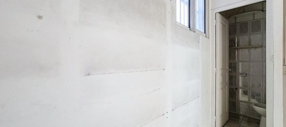 52m² Commercial property in Ajaccio, France No. 249981 8