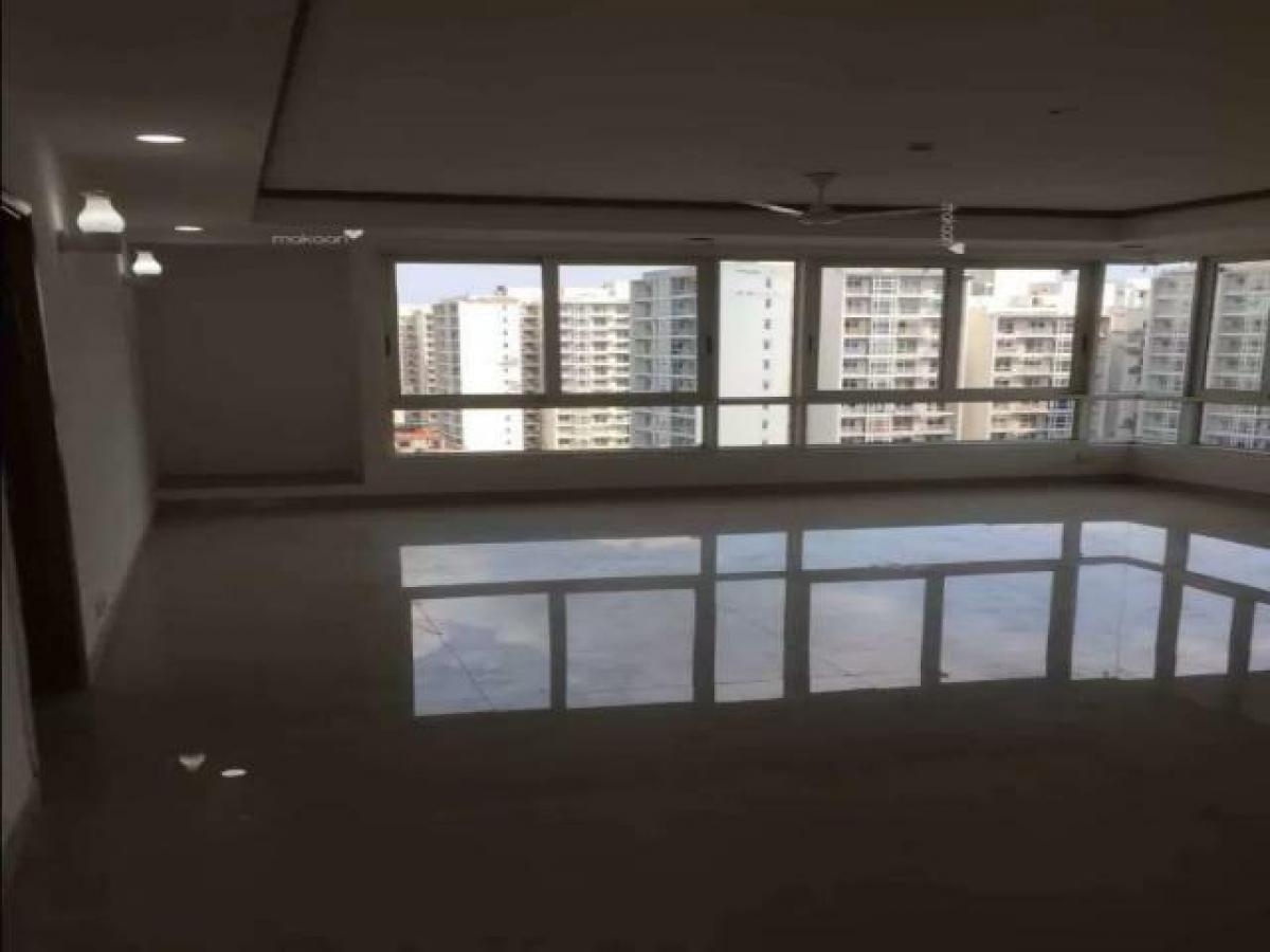 Дом с 3 спальнями в Нойда, Индия № 27687