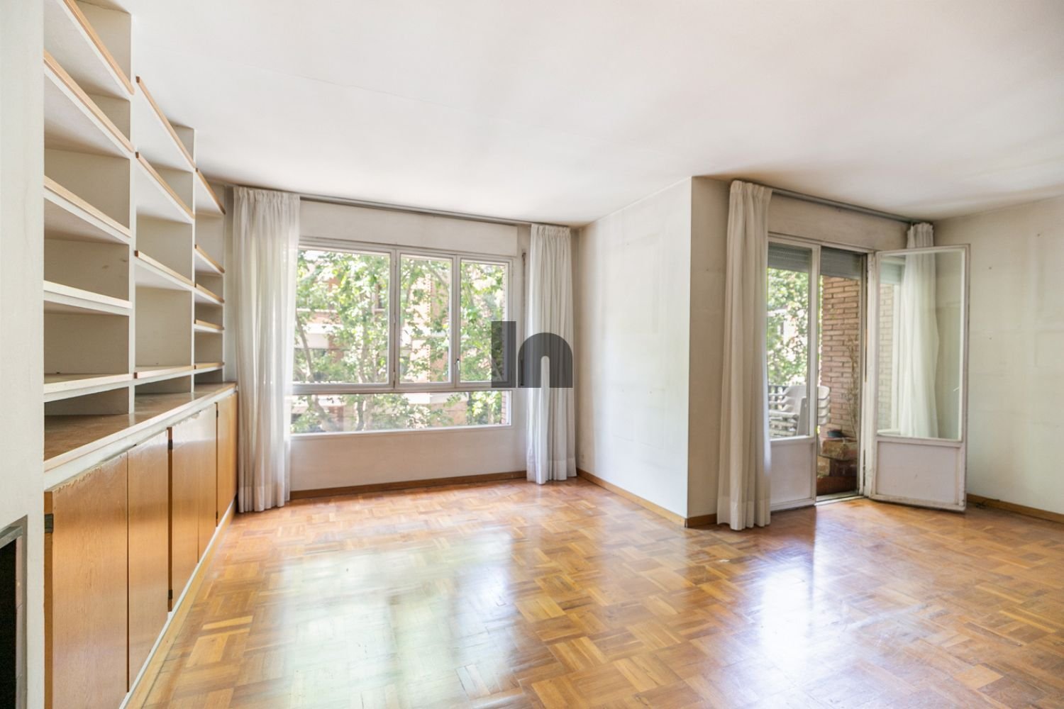 5 bedrooms Apartment in Barcelona, Spain No. 157484