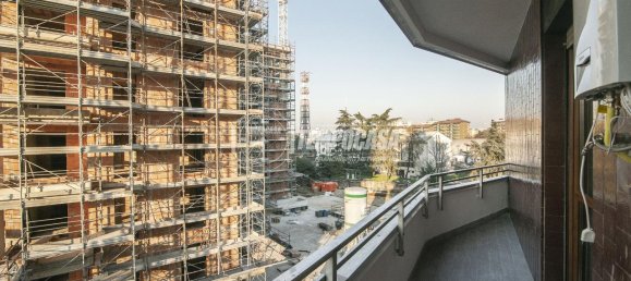 Apartamento de 3 divisões em Sesto San Giovanni, Italy N.º 3569 8